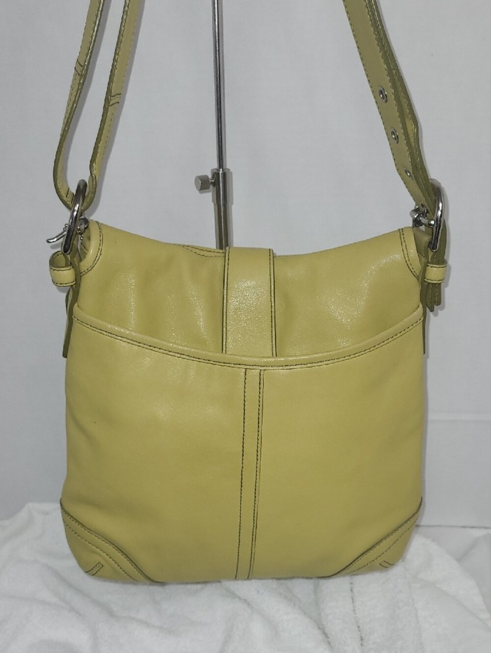 Coach Vintage Soho Flap Shoulder/Crossbody Bag - Picture 3 of 11